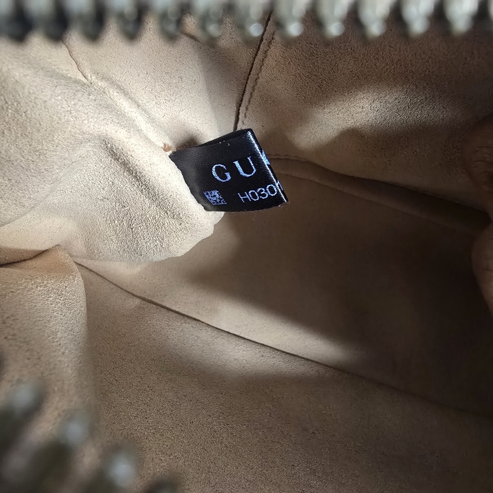 Gucci Marmont Small Camera Bag - Picture 10 of 10